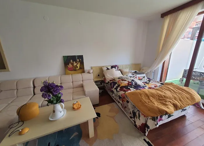 Vintage At Pirin Golf *